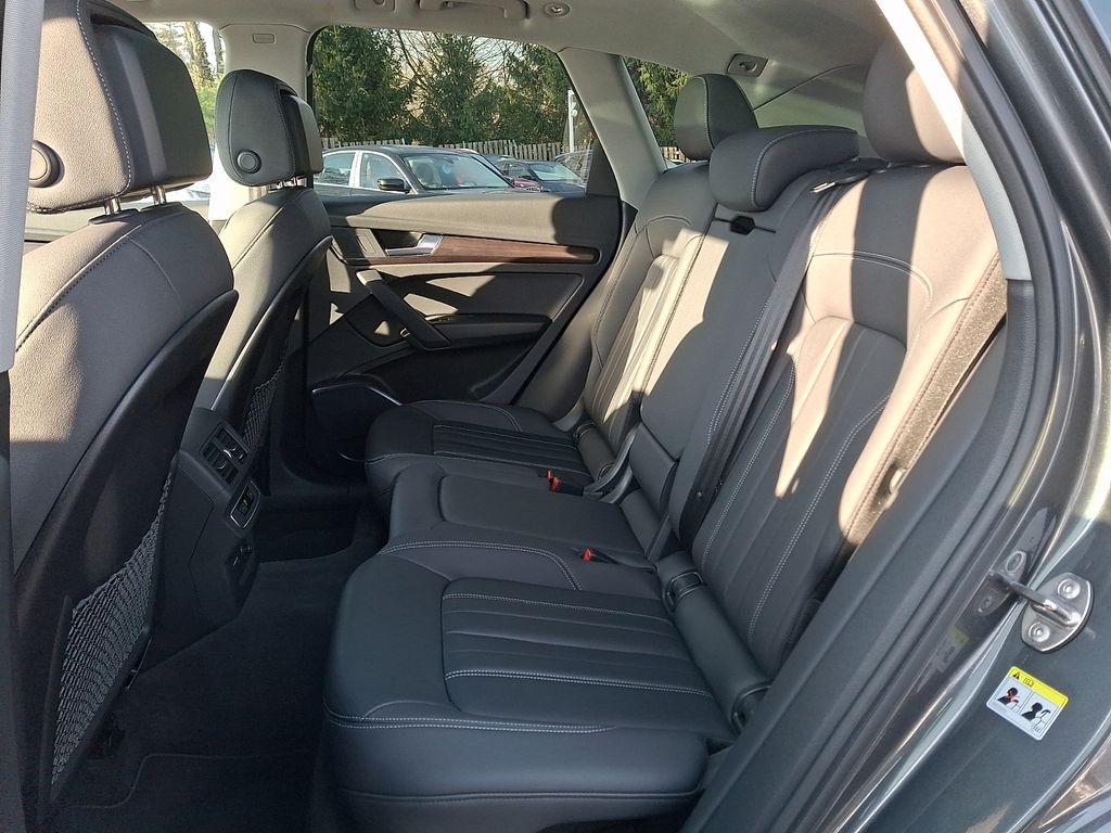 Thumbnail: 2022 Audi Q5 - 8