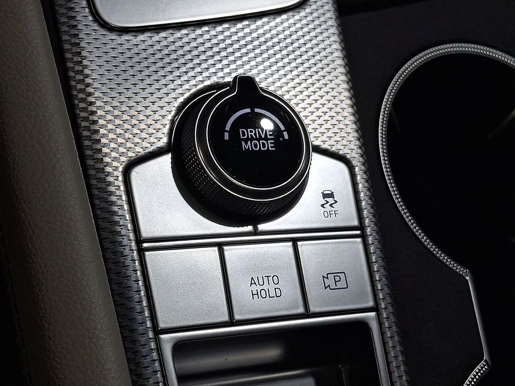 Thumbnail: 2023 Genesis G70 - 19