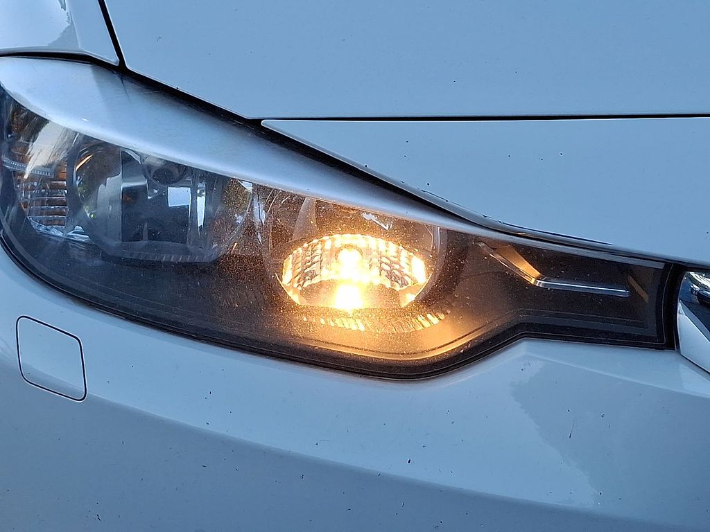 Thumbnail: 2014 BMW 3 Series - 27