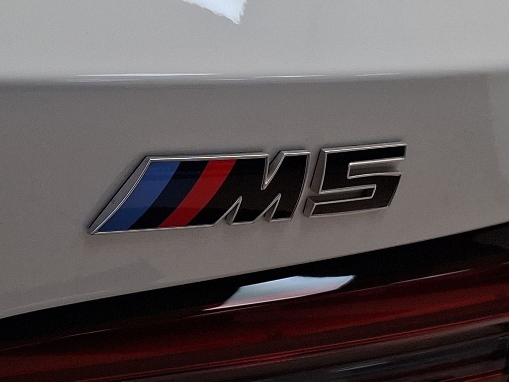 Thumbnail: 2026 BMW M5 - 13