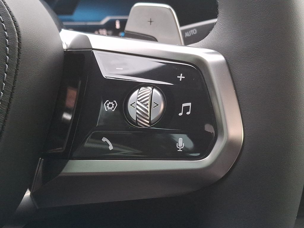 Thumbnail: 2023 BMW 7 Series - 16