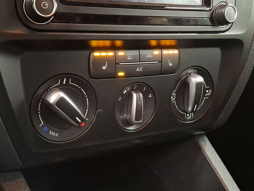 Thumbnail: 2017 Volkswagen Jetta - 14