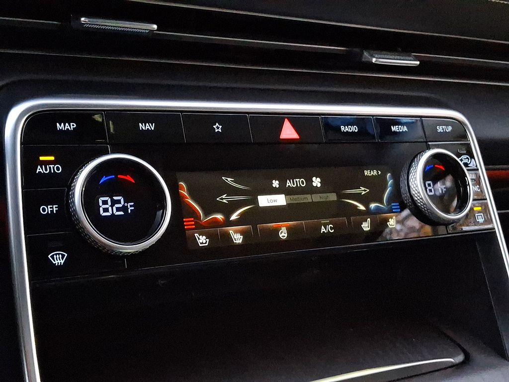 Thumbnail: 2023 Genesis GV80 - 14