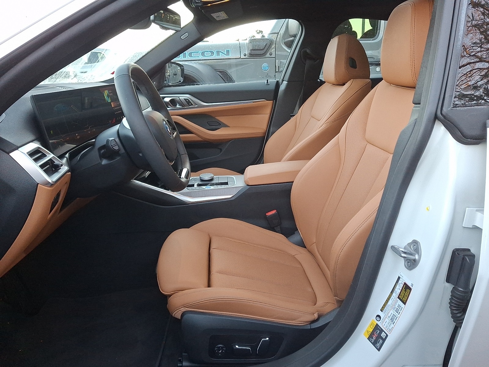 Thumbnail: 2025 BMW i4 - 10