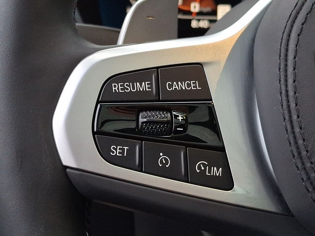 Thumbnail: 2025 BMW X4 - 18