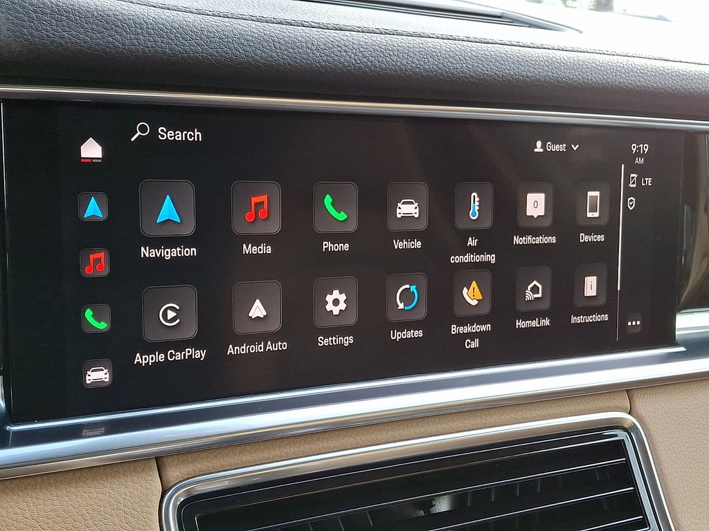 Thumbnail: 2022 Porsche Panamera - 16