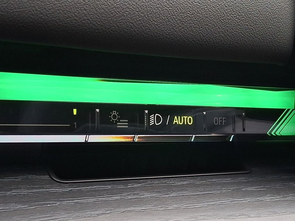 Thumbnail: 2025 BMW i5 - 23