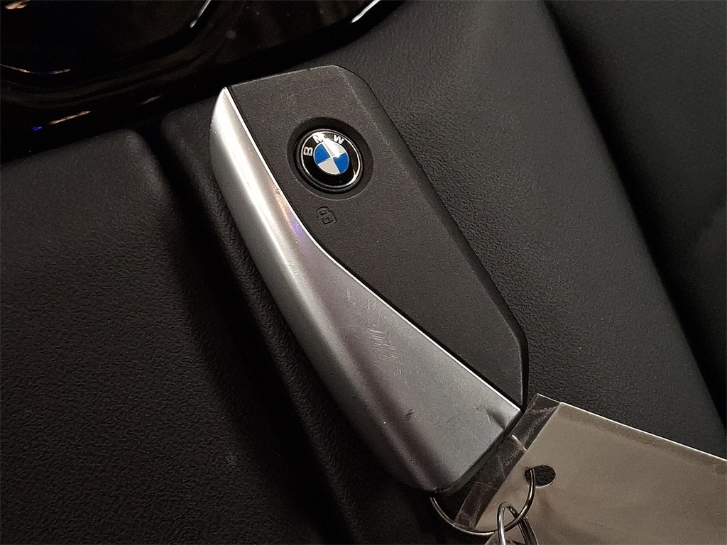 Thumbnail: 2025 BMW i5 - 21