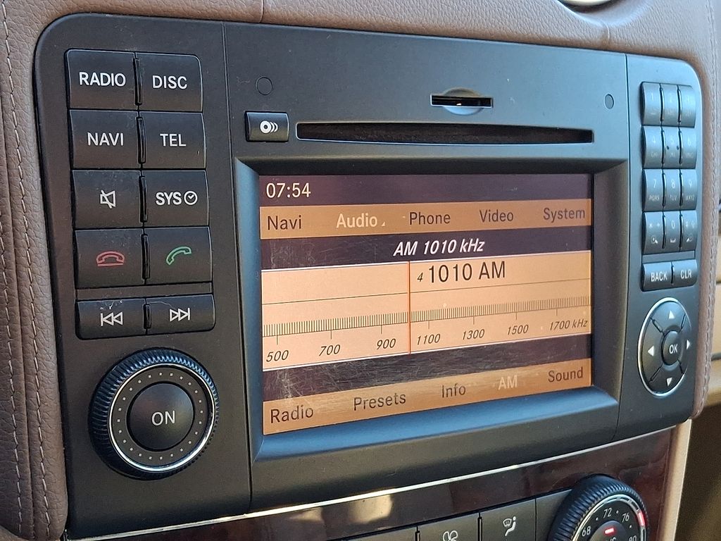 Thumbnail: 2011 Mercedes-Benz GL-Class - 15