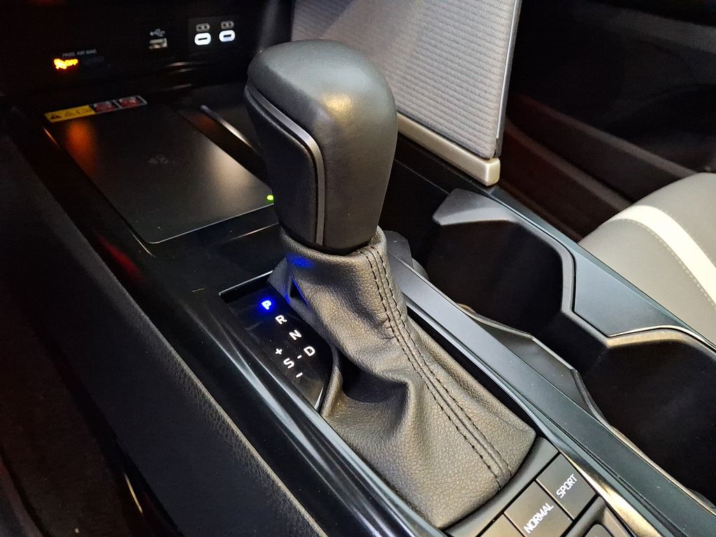 Thumbnail: 2025 Toyota Camry - 13