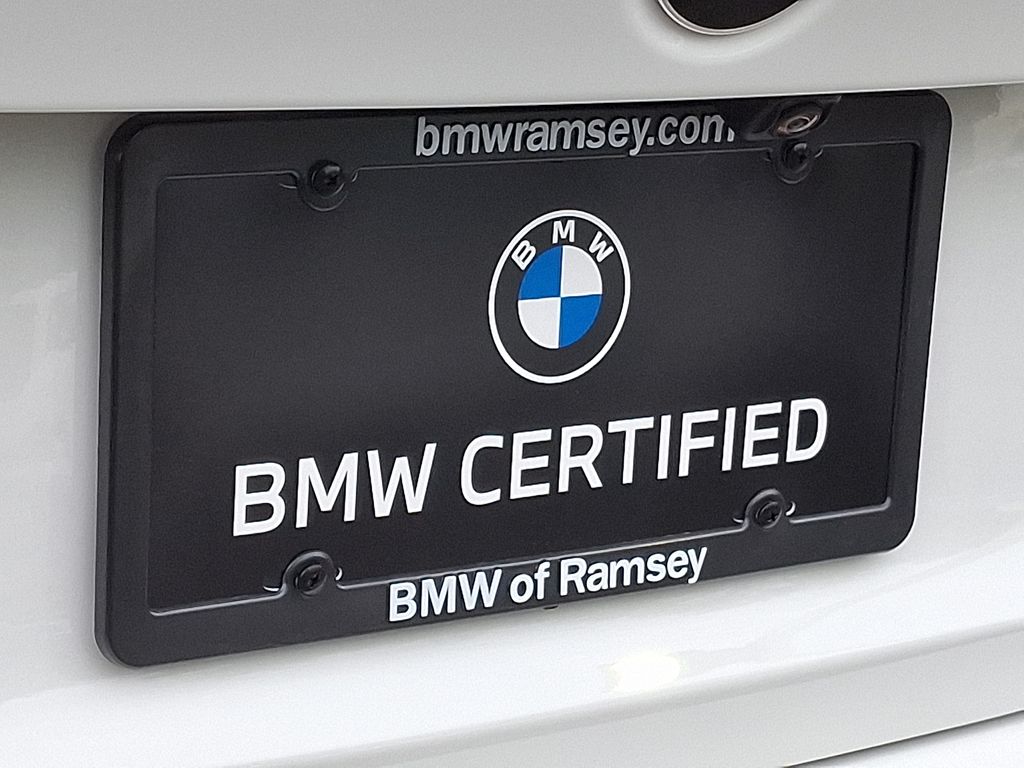 Thumbnail: 2025 BMW 3 Series - 29