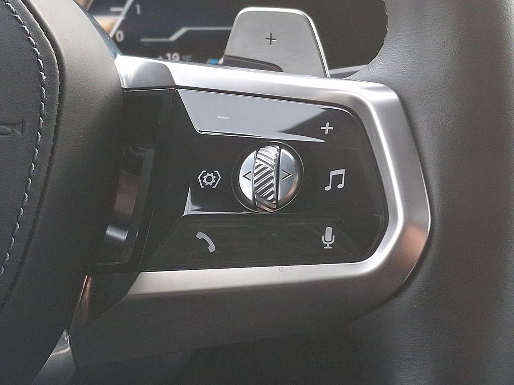 Thumbnail: 2023 BMW 7 Series - 15