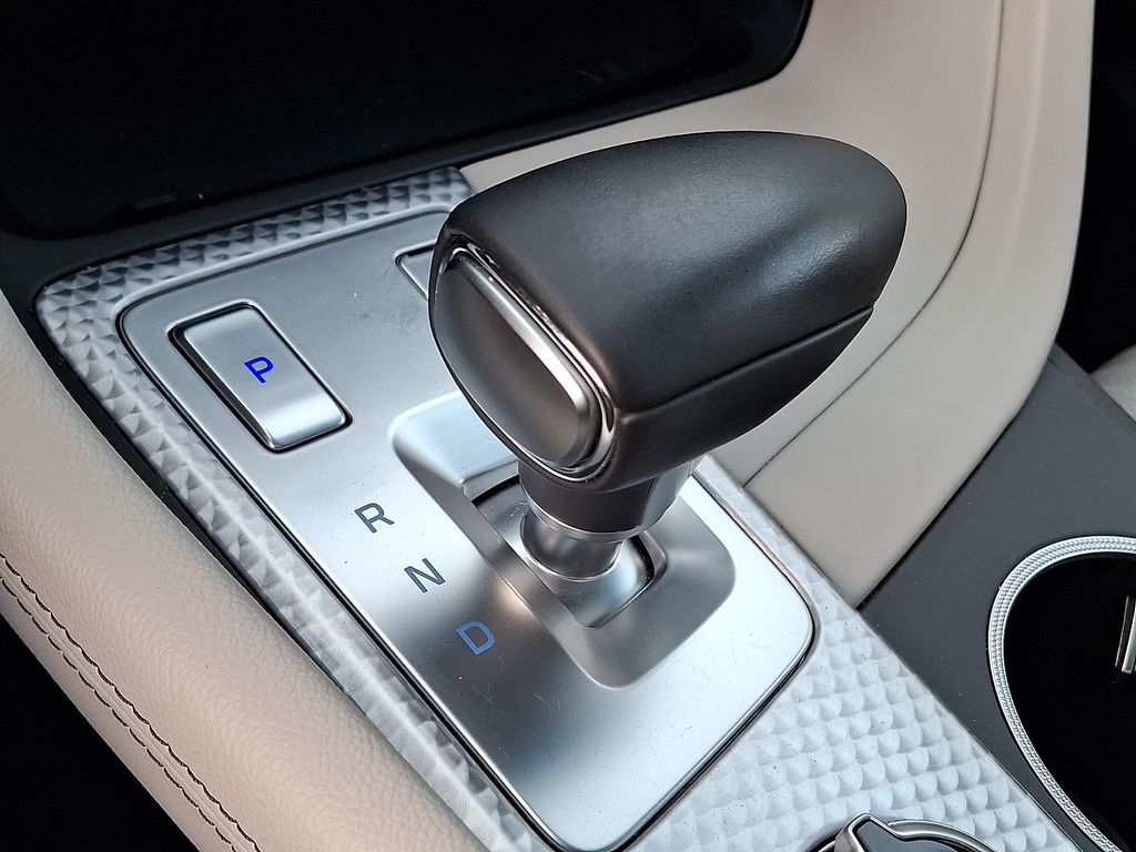 Thumbnail: 2023 Genesis G70 - 12