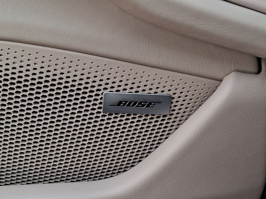 Thumbnail: 2023 Porsche Taycan - 24