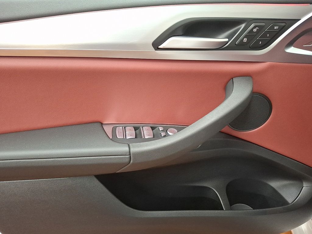 Thumbnail: 2024 BMW X4 - 8