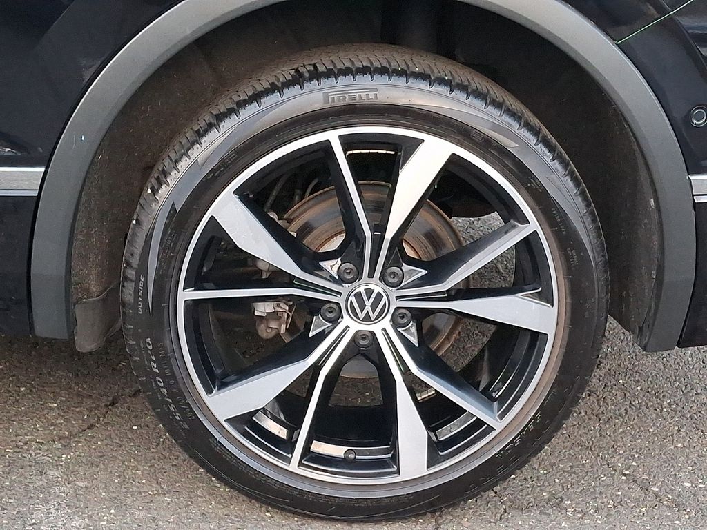 Thumbnail: 2022 Volkswagen Tiguan - 6