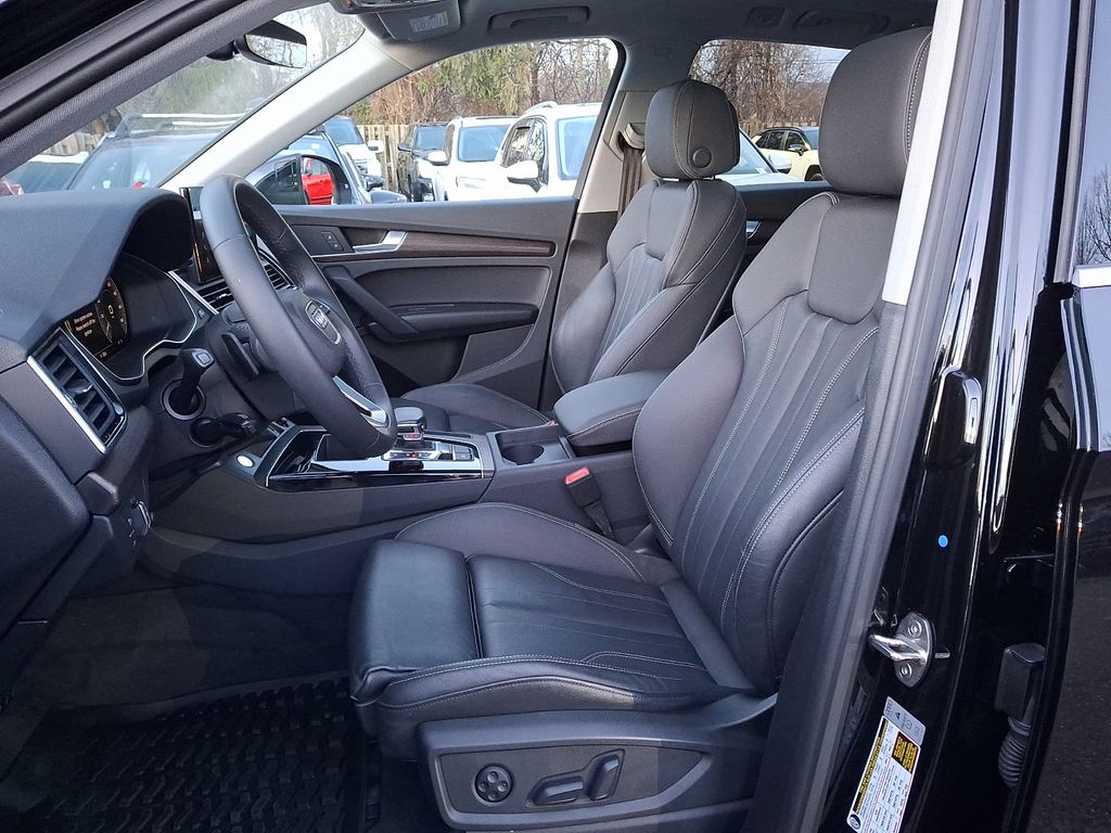 Thumbnail: 2024 Audi Q5 - 9