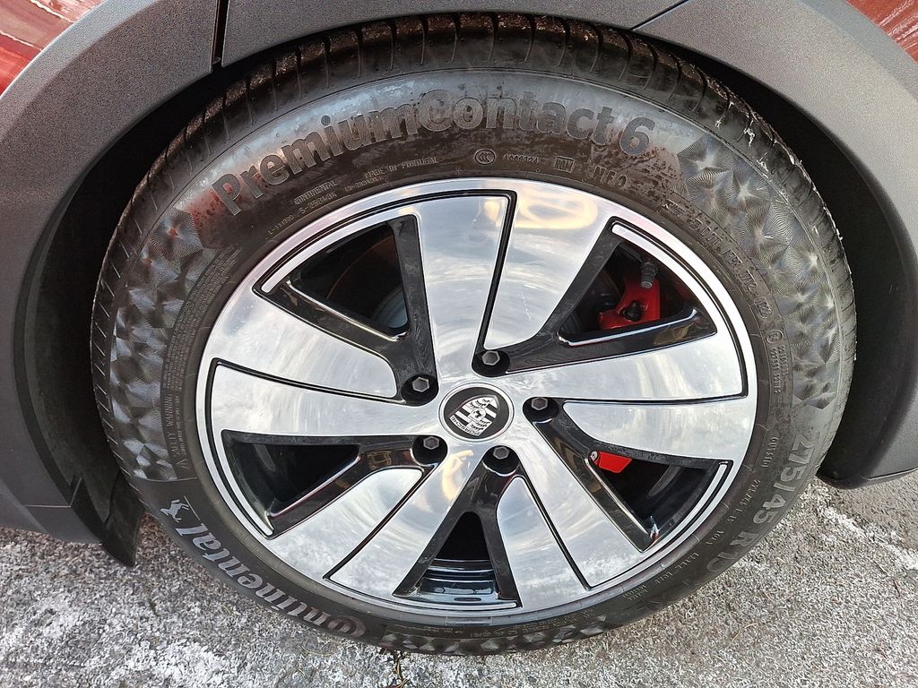 Thumbnail: 2023 Porsche Taycan - 6