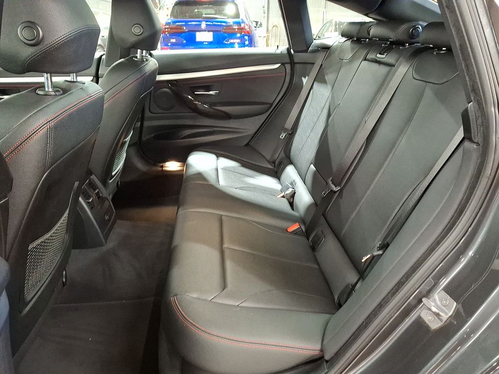 Thumbnail: 2018 BMW 3 Series - 9