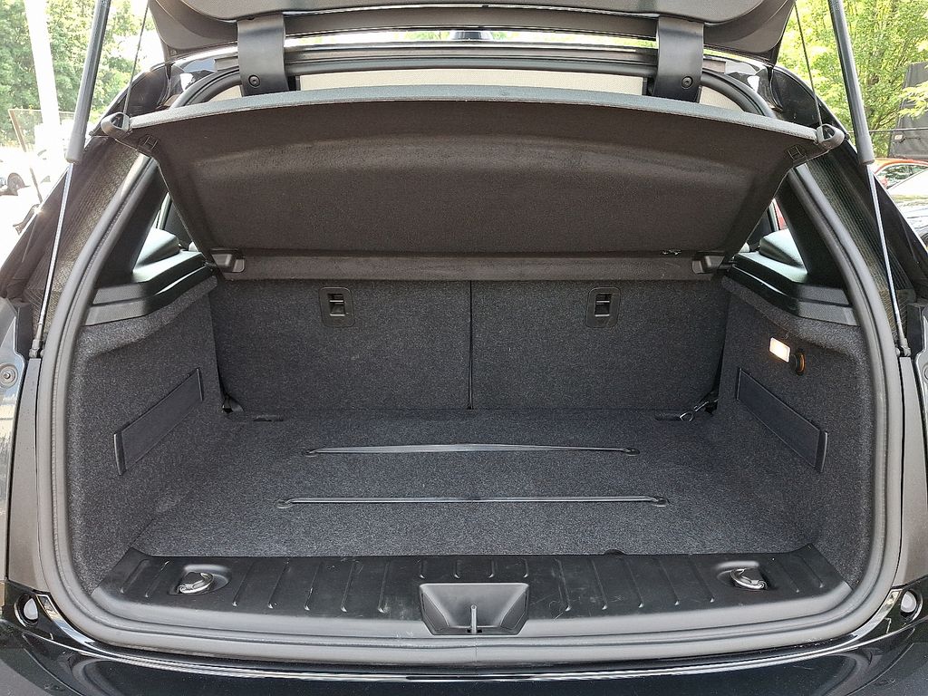 Thumbnail: 2014 BMW i3 - 27