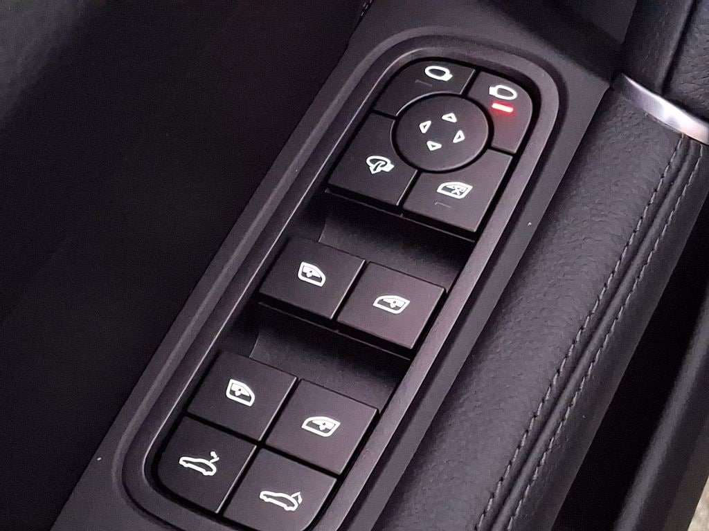 Thumbnail: 2023 Porsche Cayenne - 24