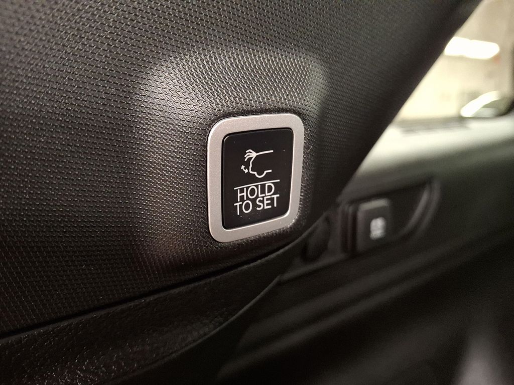 Thumbnail: 2024 Jeep Grand Cherokee - 28