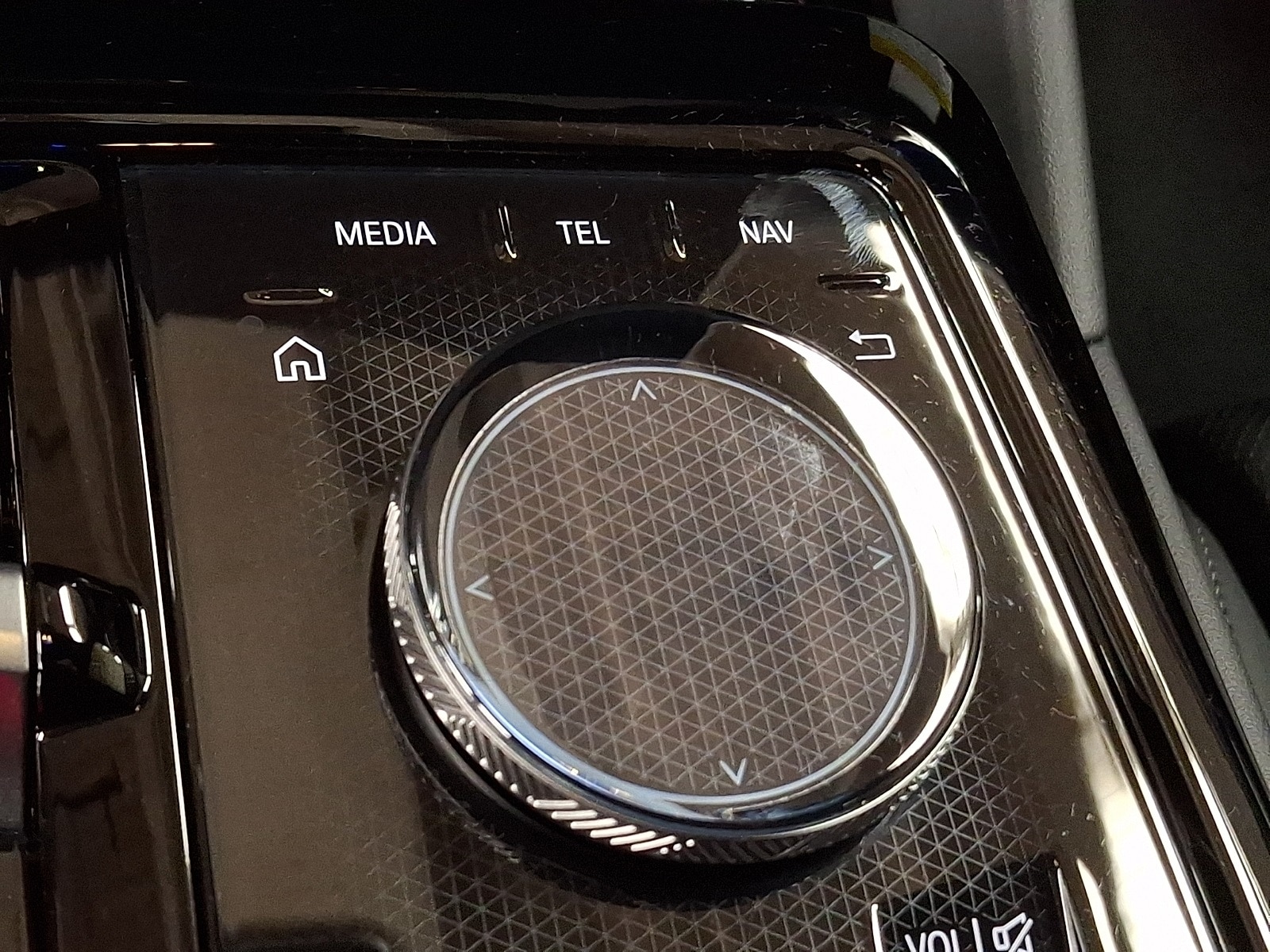 Thumbnail: 2025 BMW 5 Series - 16