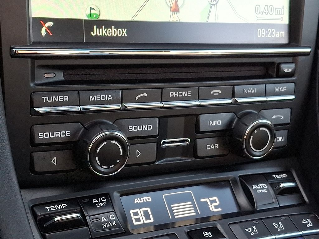 Thumbnail: 2015 Porsche 911 - 17