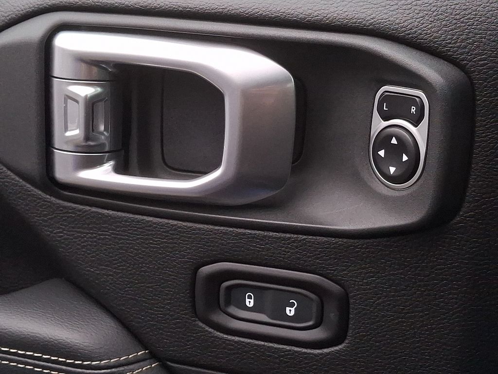 Thumbnail: 2020 Jeep Wrangler - 23