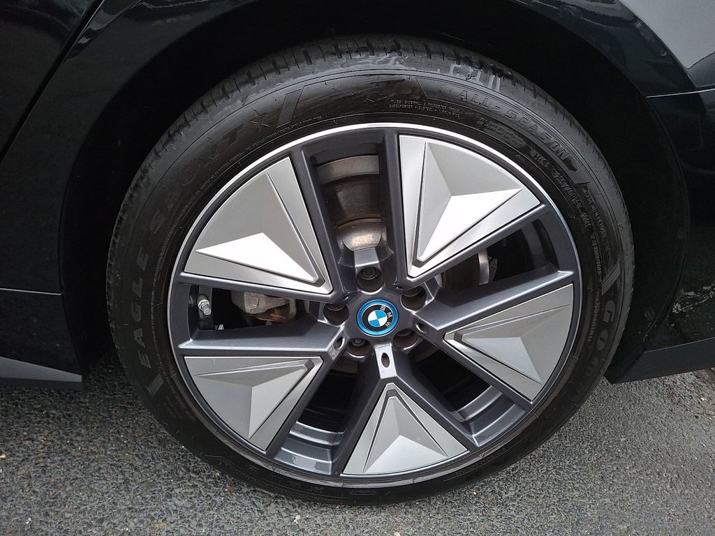 Thumbnail: 2024 BMW i4 - 6