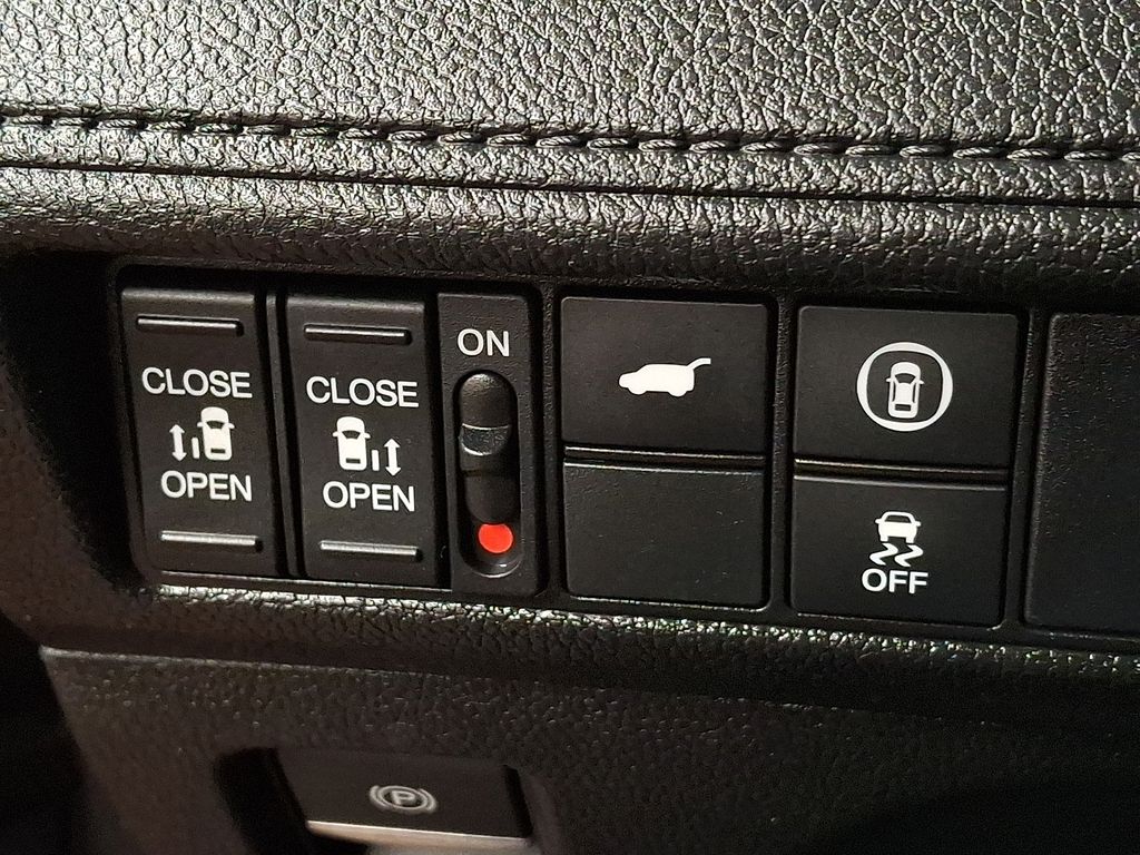 Thumbnail: 2023 Honda Odyssey - 24