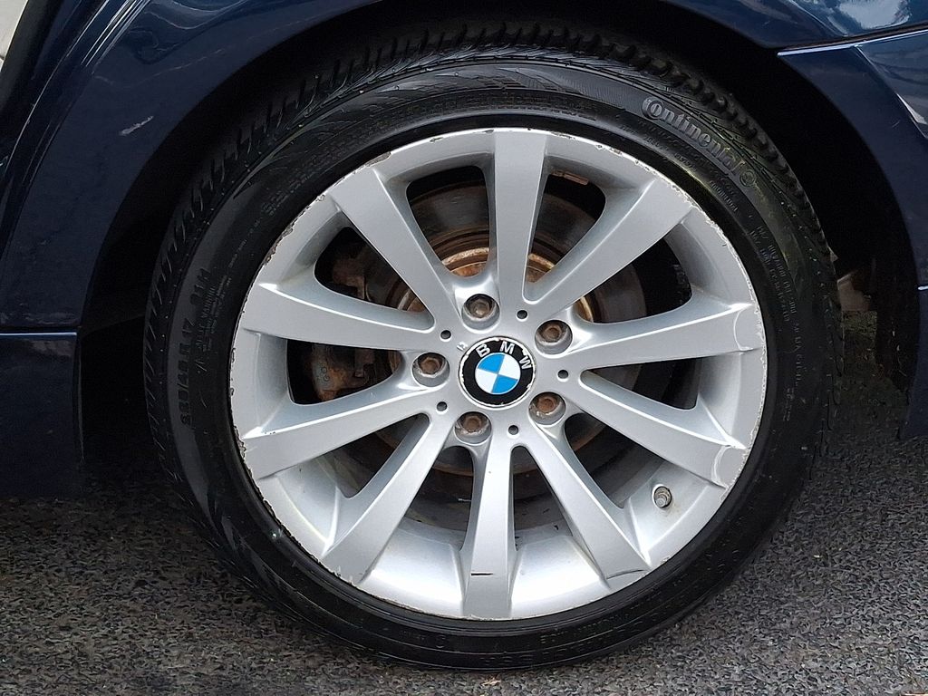 Thumbnail: 2011 BMW 3 Series - 6
