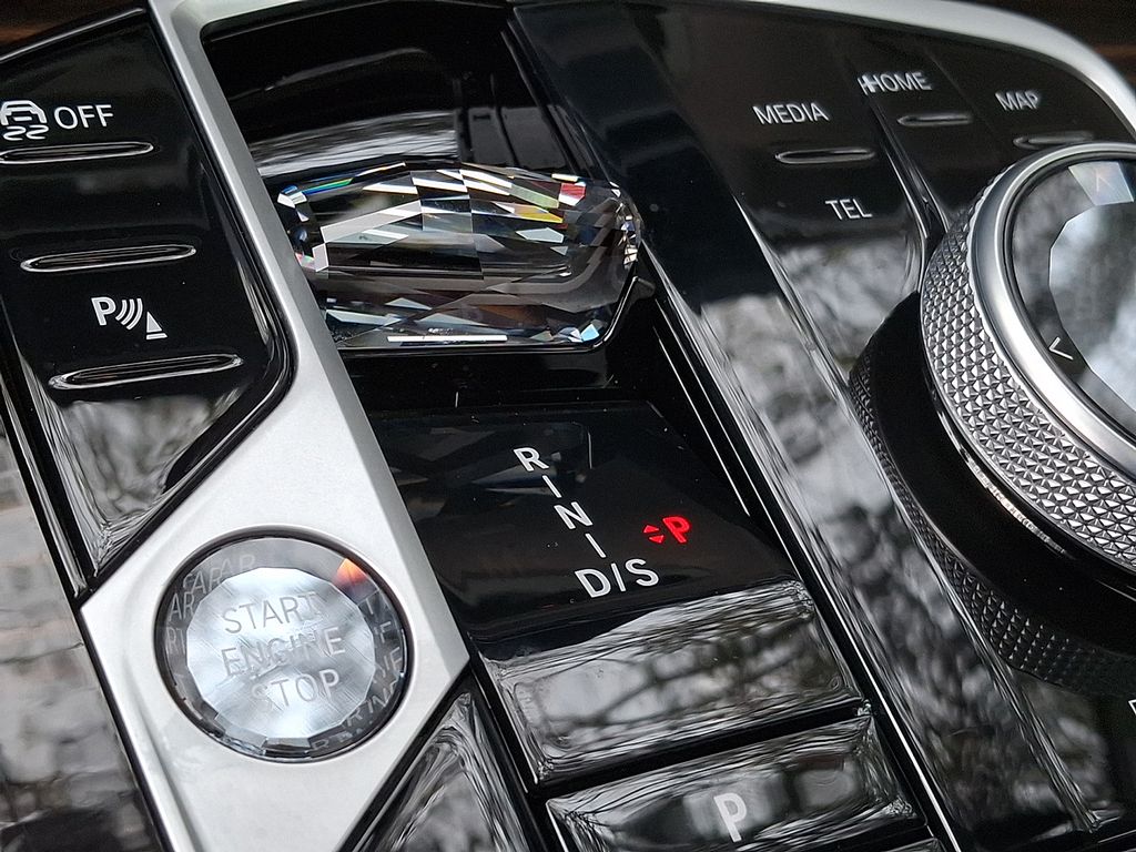 Thumbnail: 2026 BMW X7 - 13