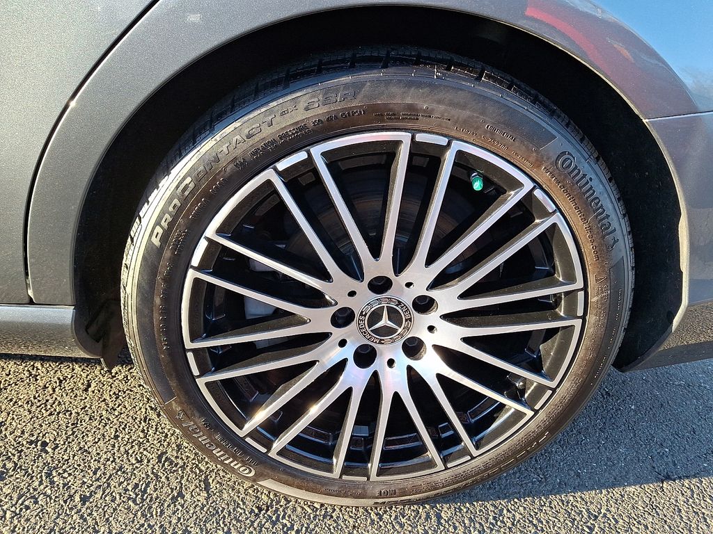 Thumbnail: 2022 Mercedes-Benz C-Class - 6