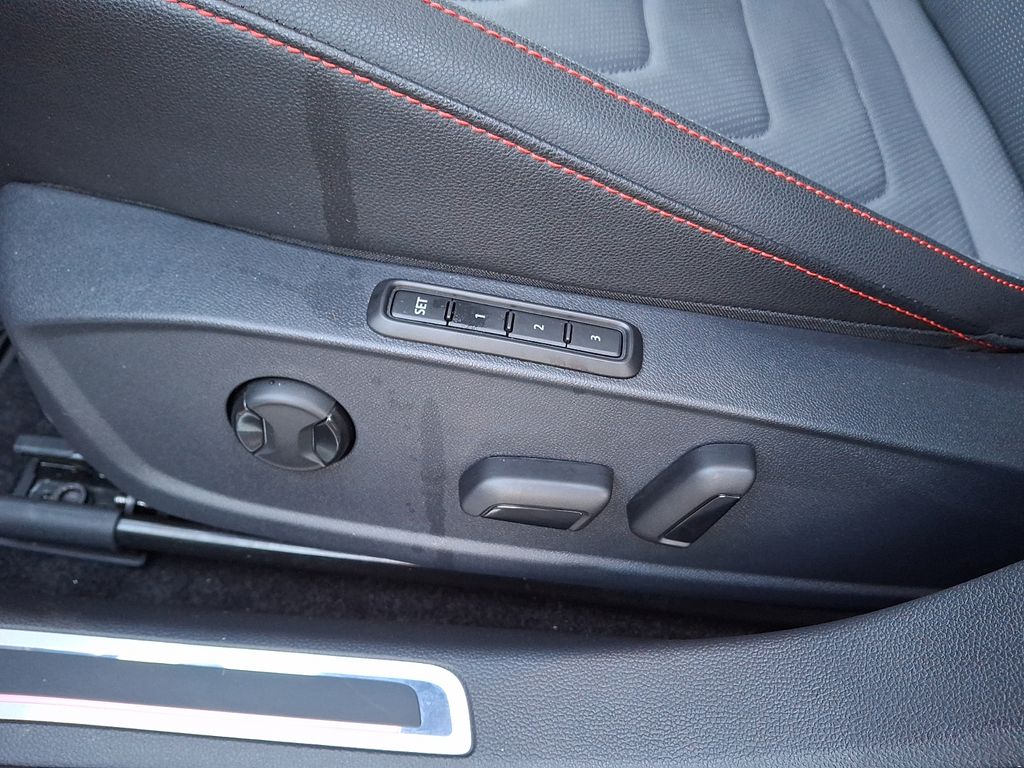 Thumbnail: 2025 Volkswagen Jetta - 13