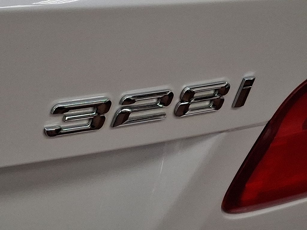 Thumbnail: 2011 BMW 3 Series - 26
