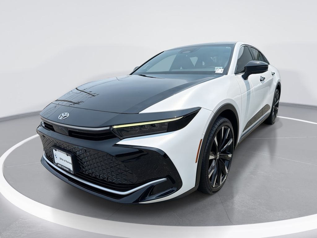 Thumbnail: 2023 Toyota Crown - 1