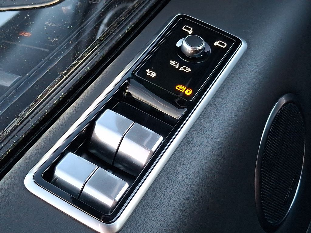 Thumbnail: 2022 Land Rover Range Rover Sport - 21