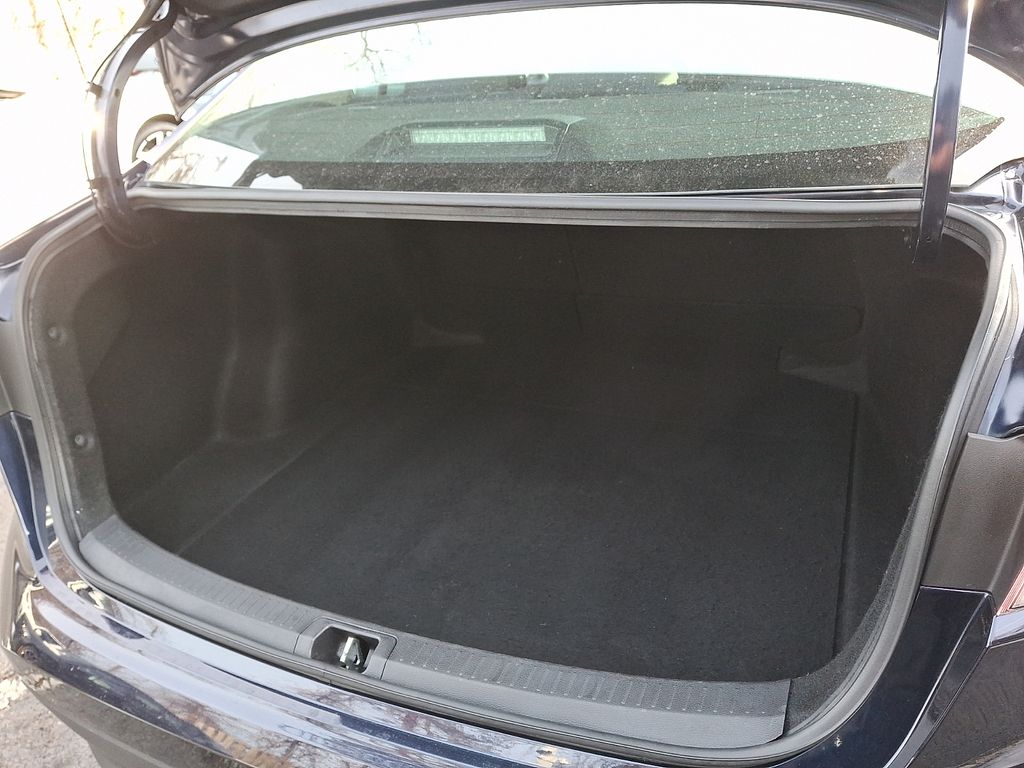 Thumbnail: 2023 Toyota Corolla - 27