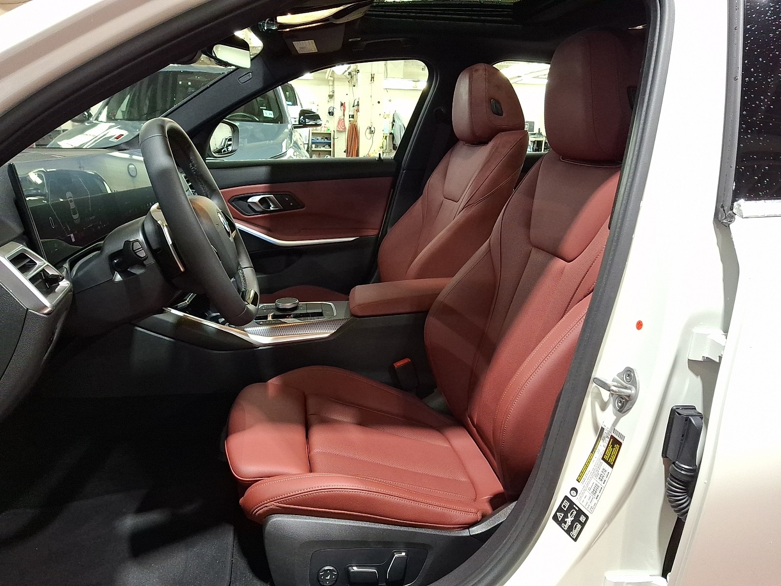 Thumbnail: 2025 BMW 3 Series - 10