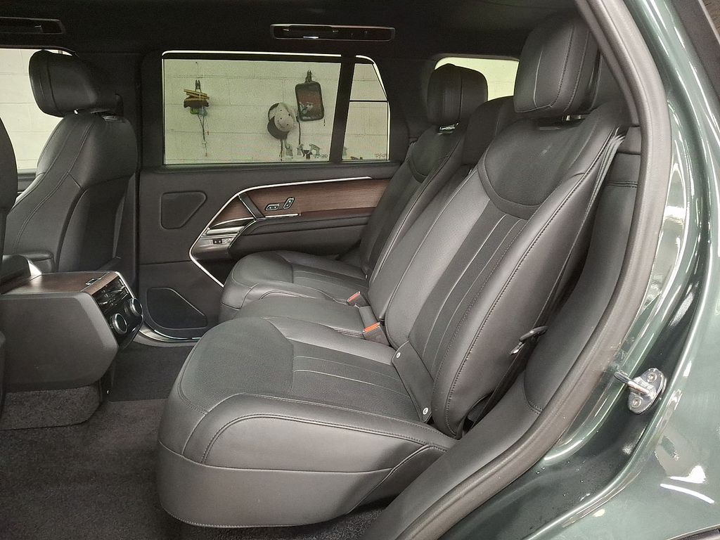 Thumbnail: 2023 Land Rover Range Rover - 6