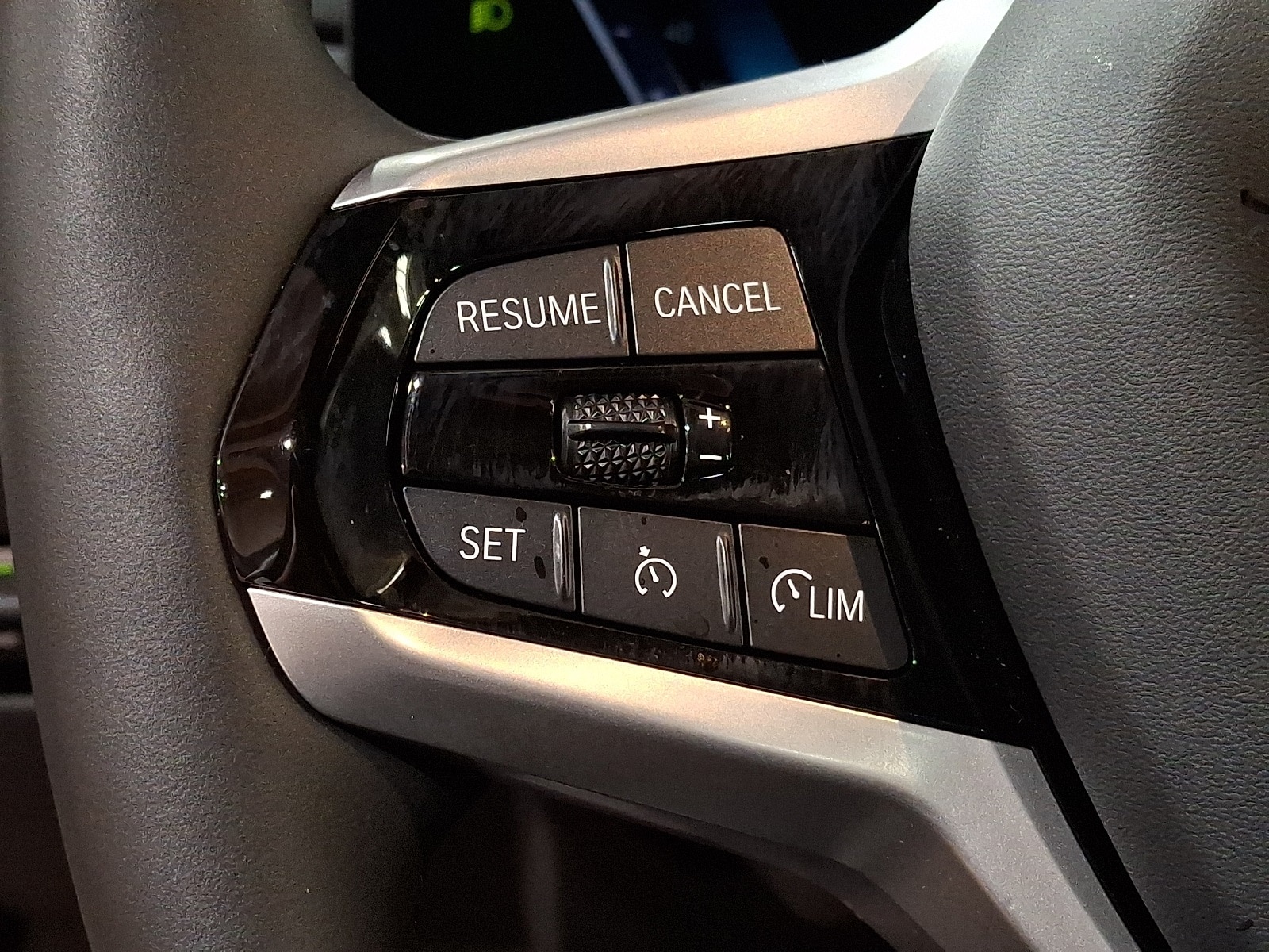 Thumbnail: 2025 BMW i4 - 16