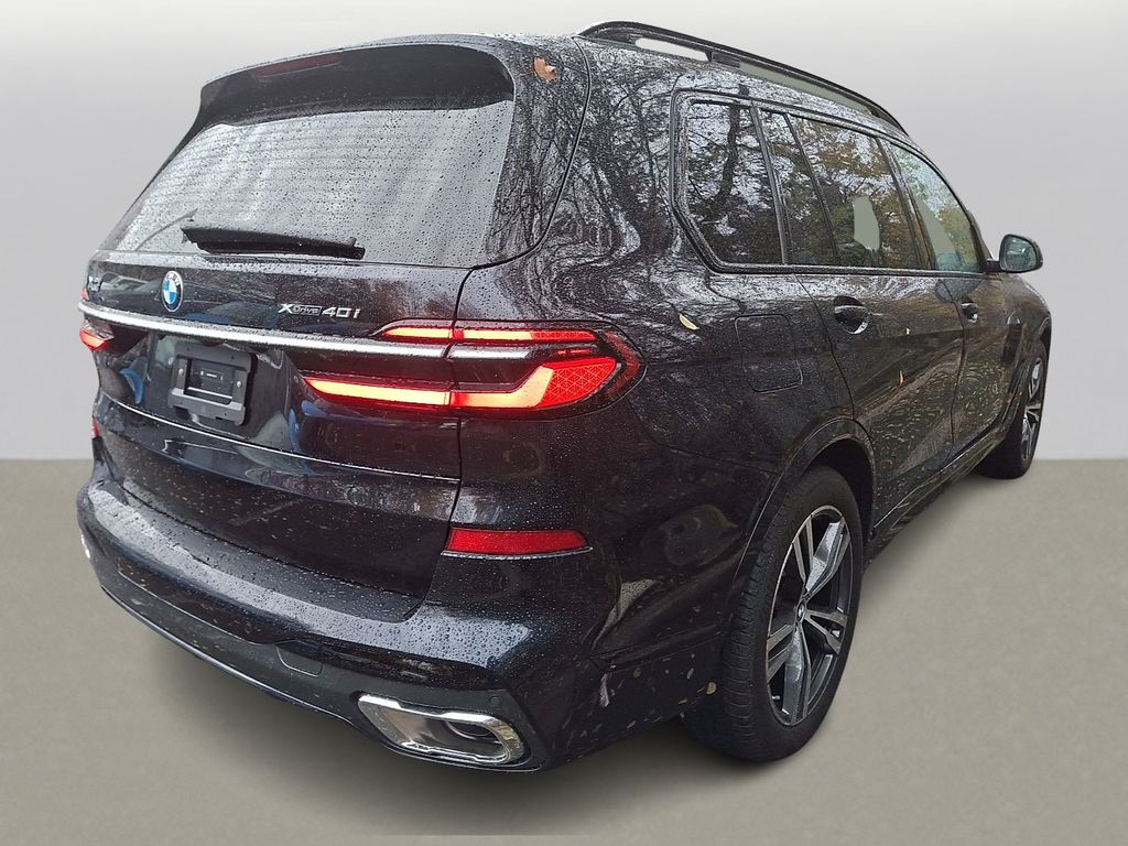 Thumbnail: 2026 BMW X7 - 4