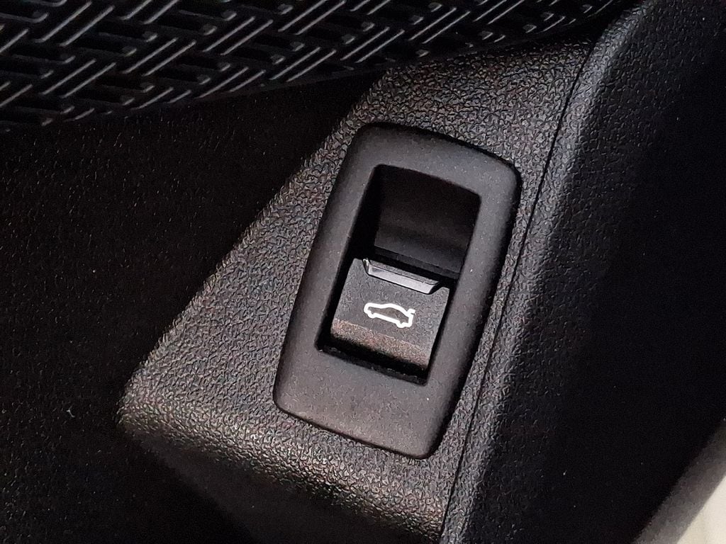 Thumbnail: 2025 BMW X2 - 21