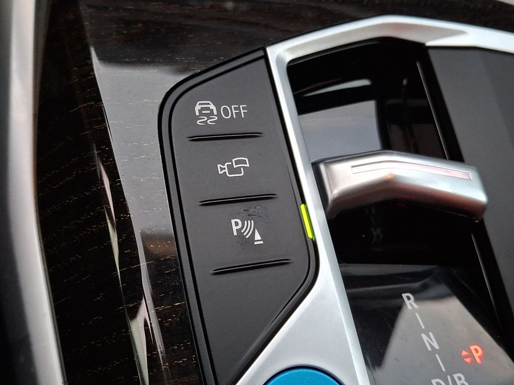 Thumbnail: 2023 BMW i4 - 19