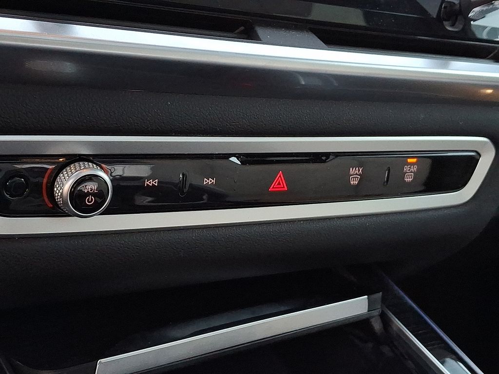 Thumbnail: 2025 BMW X5 - 12