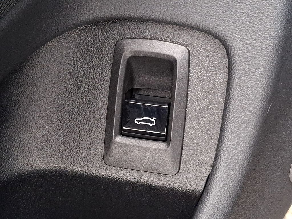 Thumbnail: 2025 BMW i5 - 25