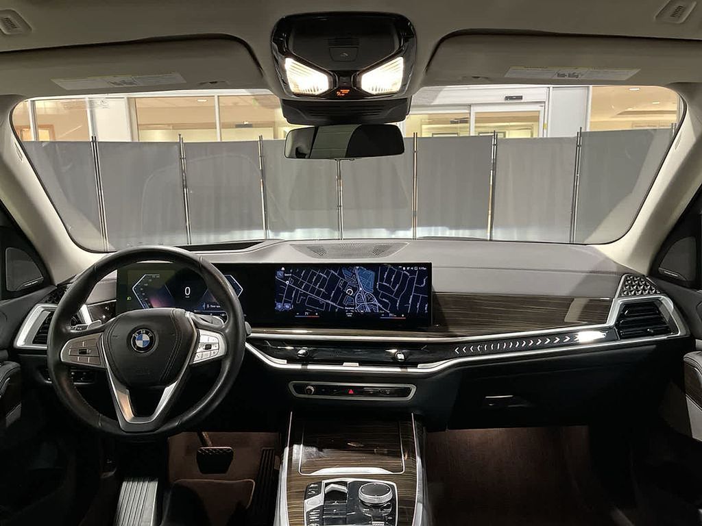 Thumbnail: 2023 BMW X7 - 22