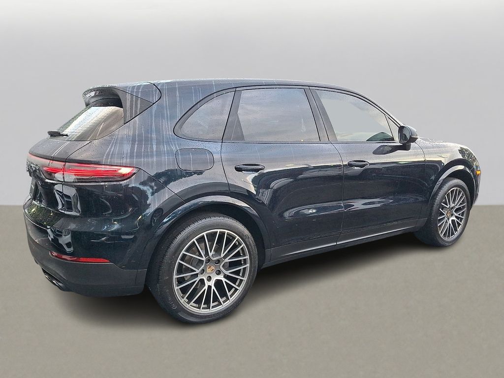 Thumbnail: 2022 Porsche Cayenne - 4