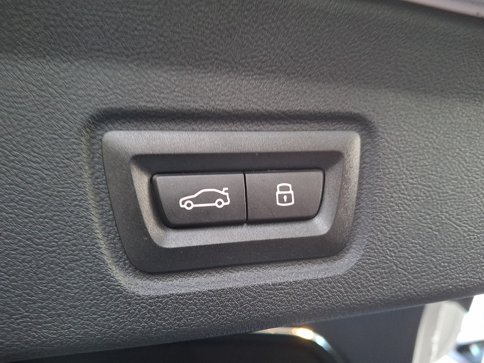 Thumbnail: 2025 BMW i4 - 28